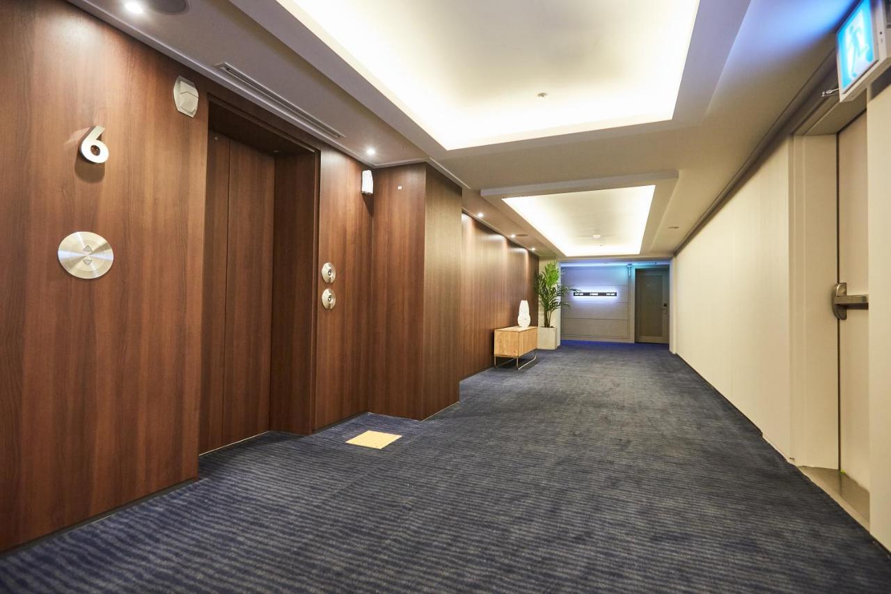 Queenvell Hotel Тегу Екстер'єр фото