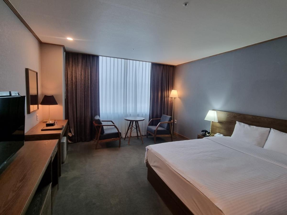 Queenvell Hotel Тегу Екстер'єр фото